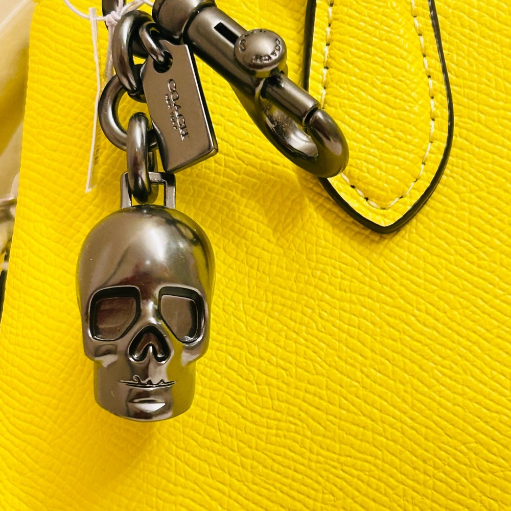 RARE Coach Skull Keychain/ Bag Charm - Picture 15 of 16